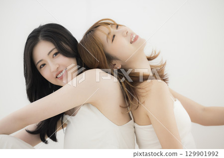 Friendly beauty sister 129901992