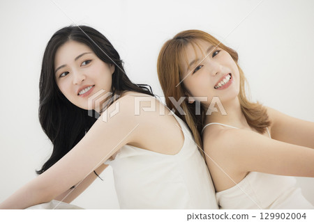 Friendly beauty sister Friendly beauty sister 129902004