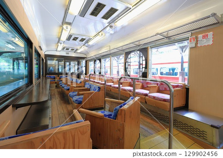 [Nankai] Interior of the 2200 series tourist train "Tenku" (Koya Line) 129902456