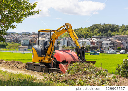 液壓挖土機和重型割草設備 129902537
