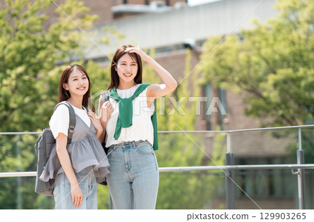 女大學生校園生活大學 女大學生校園生活大學 129903265