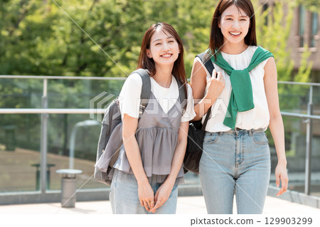 女大學生、大學校園、職校學生 129903299
