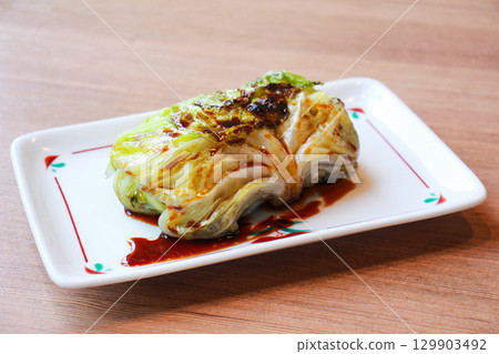 Charcoal-grilled spring cabbage meatballs Charcoal-grilled spring cabbage meatballs 129903492