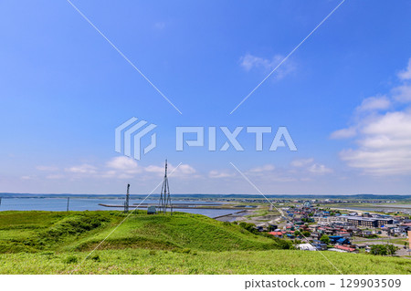 藍天下的濱中町和大海的景色 129903509