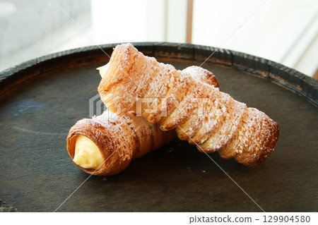 Crispy cornet 129904580