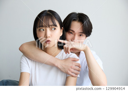 Beauty portraits of young Asian men and women Beauty portraits of young Asian men and women 129904914