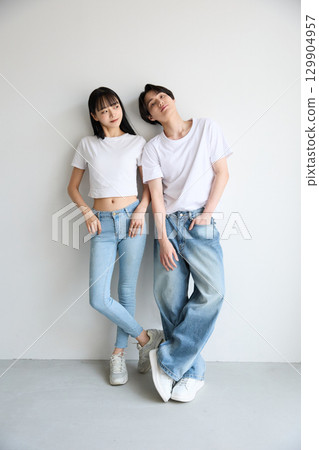 亞洲年輕男女的美女肖像 129904957