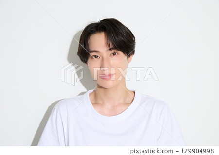 Beauty portrait of a young Asian man Beauty portrait of a young Asian man 129904998