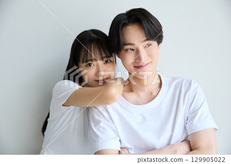亞洲年輕男女的美女肖像 129905022
