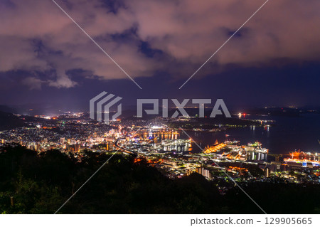 Night view of Sasebo City, Nagasaki Prefecture, and the view from Yumiharidake Observatory Night view of Sasebo City, Nagasaki Prefecture, and the view from Yumiharidake Observatory 129905665