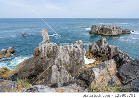 唐桑半島、斷石、大理石石柱、明治三陸海嘯時頂部斷裂、八幡岩、大鍋半藏 唐桑半島、斷石、大理石石柱、明治三陸海嘯時頂部斷裂、八幡岩、大鍋半藏 129905791