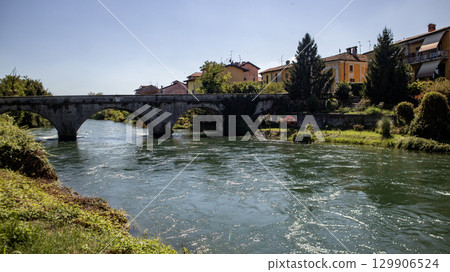 bridge over the river 129906524
