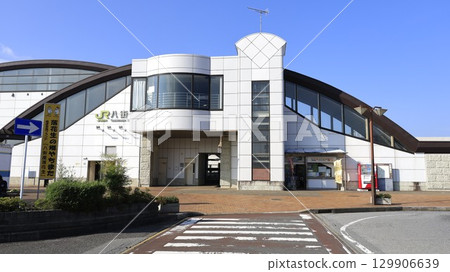 JR Sobu Line Yachimata Station, seen from the south exit 129906639