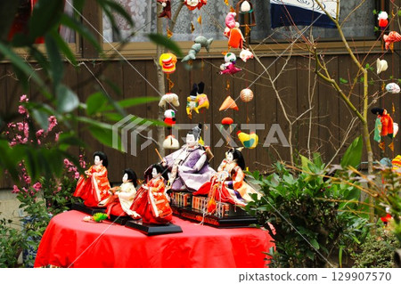 Sunbathing of Obon dolls Sunbathing of Obon dolls 129907570