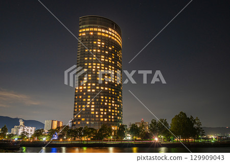 Night view of Lake Biwa, Otsu City 129909043