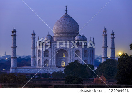 Taj Mahal Taj Mahal 129909618