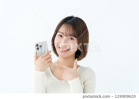 年輕女子，休閒，智慧型手機，指點 129909620