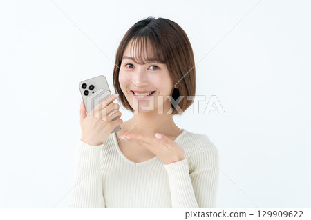 年輕女子，休閒，智慧型手機，指點 129909622