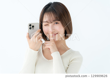年輕女子，休閒，智慧型手機，秘密 129909626