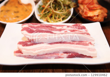 Korean pork barbecue. raw pork belly 129910462