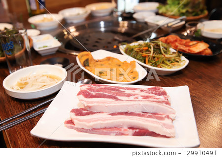 Korean pork barbecue. raw pork belly 129910491