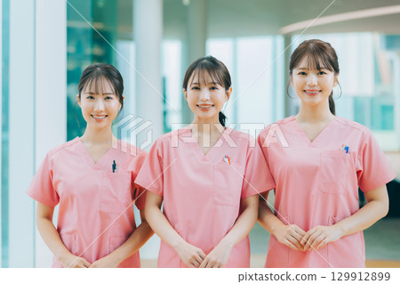 三位女護士 三位女護士 129912899