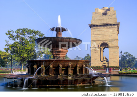 印度門和噴泉 129913650
