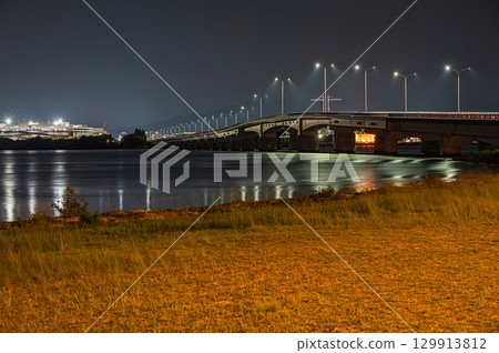 Night view of Omi Ohashi Bridge, Otsu City 129913812