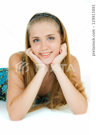 young smile 129913891