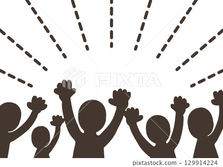人們興奮地舉起雙手的剪影 人們興奮地舉起雙手的剪影 129914224