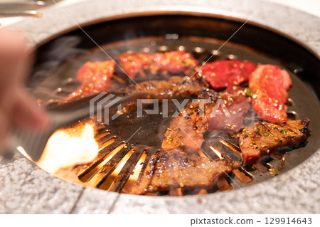 牛肉 燒烤 烤肉 食物 料理 餐廳 Grilled beef BBQ 牛肉 焼肉 129914643