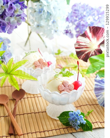 Summer sweets glass ice cream Summer sweets glass ice cream 129915299
