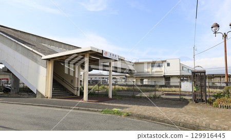 從JR東海道線吉原站南口可以看到富士山。 129916445