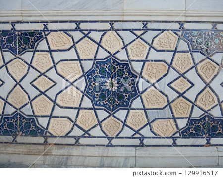 Bibi-Khanym Mosque (Samarkand, Uzbekistan) Bibi-Khanym Mosque (Samarkand, Uzbekistan) 129916517