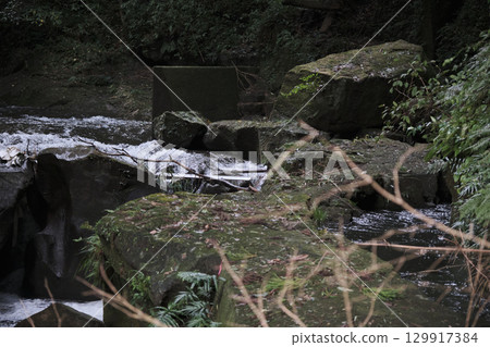 Natural scenery of the Sekiyoshi Canal at the end of the Edo period Natural scenery of the Sekiyoshi Canal at the end of the Edo period 129917384