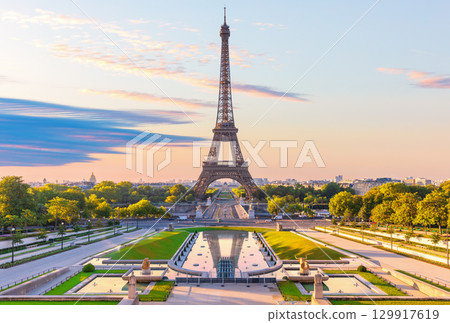 Eiffel Tower view from Trocadero gardens with fountains, famous place of visit of France Eiffel Tower view from Trocadero gardens with fountains, famous place of visit of France 129917619