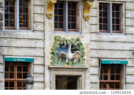 Lavishly decorated facades and architectural details of Guildhalls on the Grand-Place Grote Markt square of Brussels, Belgium Lavishly decorated facades and architectural details of Guildhalls on the Grand-Place Grote Markt square of Brussels, Belgium 129918838