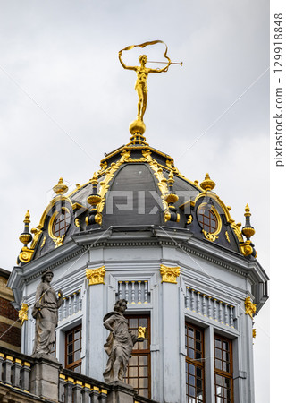 Lavishly decorated facades and architectural details of Guildhalls on the Grand-Place Grote Markt square of Brussels, Belgium Lavishly decorated facades and architectural details of Guildhalls on the Grand-Place Grote Markt square of Brussels, Belgium 129918848