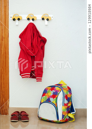 Children's set of red 129918984