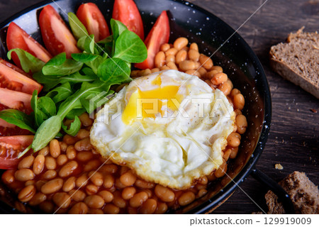 Healthy eating eggs, beans, tomatoes 129919009