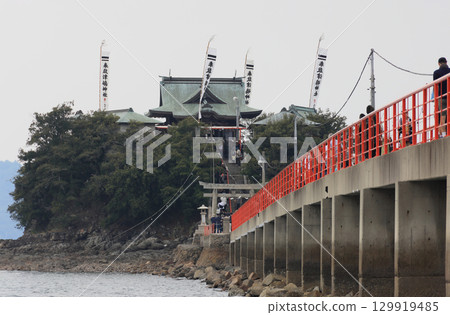 Tsushima Shrine, a floating guardian deity for children in Minocho, Mitoyo City, Kagawa Prefecture (Summer Festival) Tsushima Shrine, a floating guardian deity for children in Minocho, Mitoyo City, Kagawa Prefecture (Summer Festival) 129919485