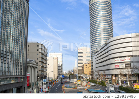Urban landscape image material around the north exit of Shin-Yokohama Station in Yokohama: Office district, traffic, and streetscape Urban landscape image material around the north exit of Shin-Yokohama Station in Yokohama: Office district, traffic, and streetscape 129919496