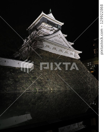 Layers of white on the water surface - Night view of Kokura Castle VII 129922868