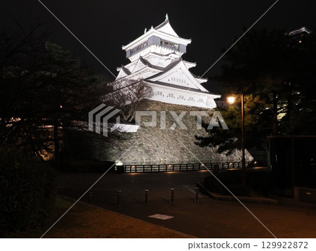 The road beyond the white walls - Night view of Kokura Castle Ⅺ 129922872