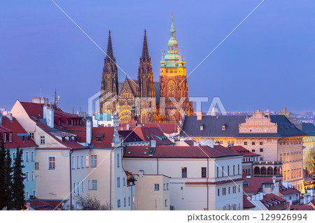 St Vitus Cathedral at Twilight in Prague, Czech Republic 129926994
