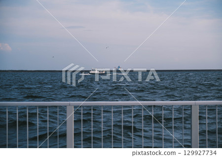 [Rokko Marine Park] Port scenery at dusk 129927734