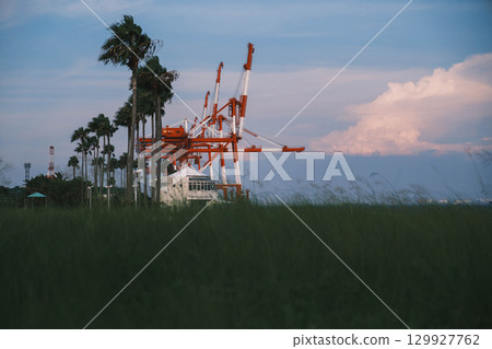 [六甲海上公園]黃昏的港口風景 129927762