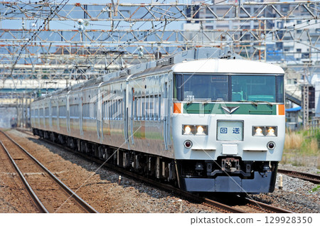 Tokaido Line Hiratsuka JR East 185 series B5 train (Omiya) out of service 129928350