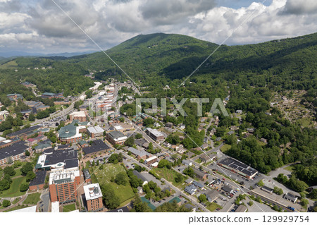 Historic American architecture of Boone, old historical town in North Carolina Blue Ridge Mountains. Beautiful USA townscape Historic American architecture of Boone, old historical town in North Carolina Blue Ridge Mountains. Beautiful USA townscape 129929754