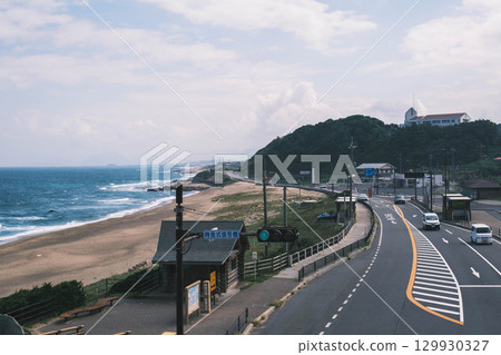 [Hakuto Coast] Coastal road and beautiful scenery of the Sea of Japan 129930327